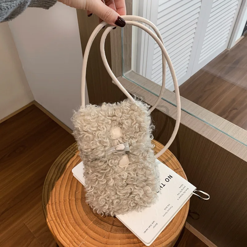 Image of Neue Lammwolle Kunstfell Mini-Umhängetasche Tragbare Handytasche Schultertasche Koreanische Retro-Plüschhandtasche für Frauen