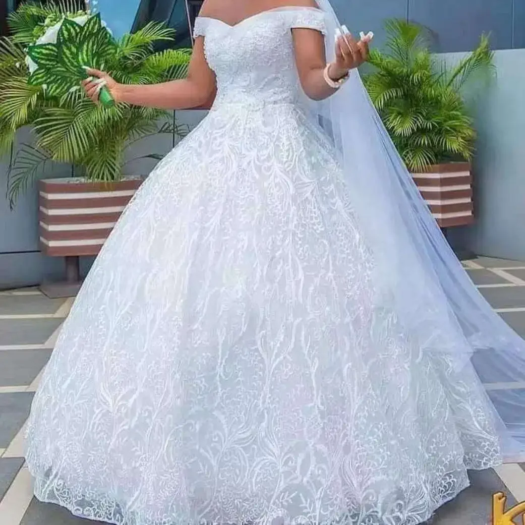 Personalizado novo estilo completo rendas apliques vestido de casamento robe de casamento fora do ombro vestido de baile inchado espartilho volta nupcial