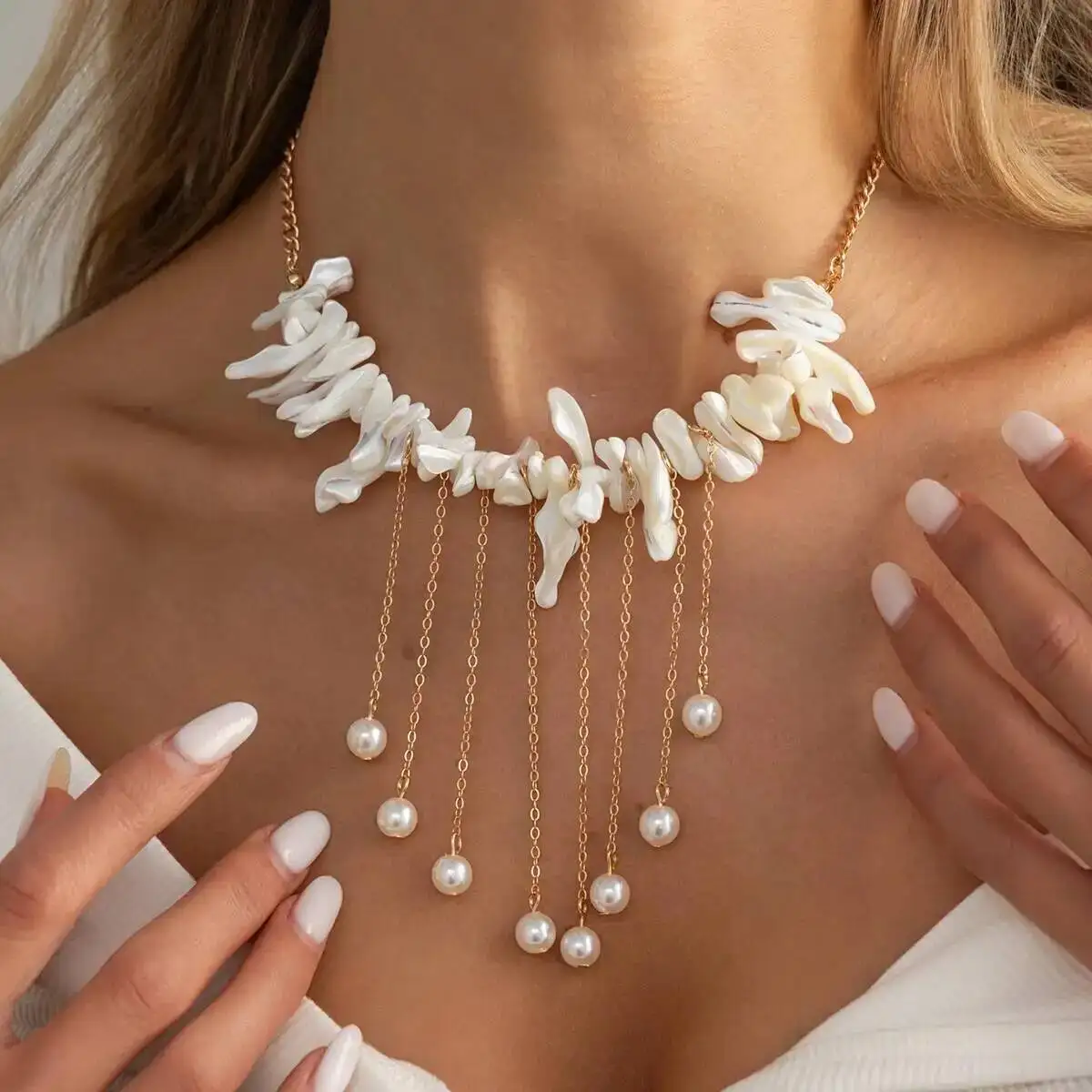 SHIXIN Vintage Irregular Scallop Chain Imitation Pearl Tassel Pendant Necklace for Women Boho Luxury Clavicle Chain Jewelry Gift
