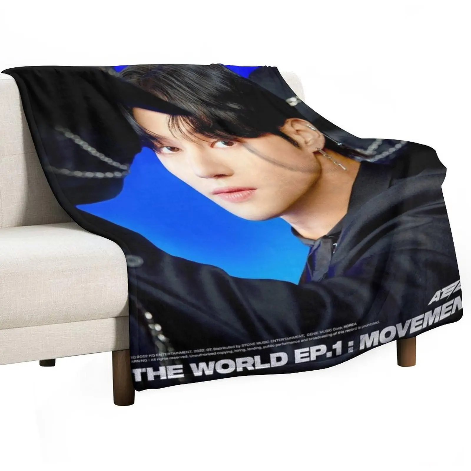 

Wooyoung - Ateez Throw Blanket Loose Beach Luxury St sofa bed Blankets