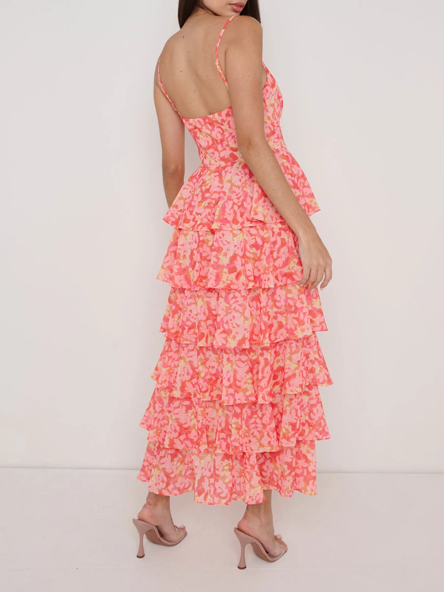 Robe longue élégante de style Boho avec décolleté en V, design sans manches et volants à plusieurs niveaux, parfaite pour les fêtes d'été sur la plage et