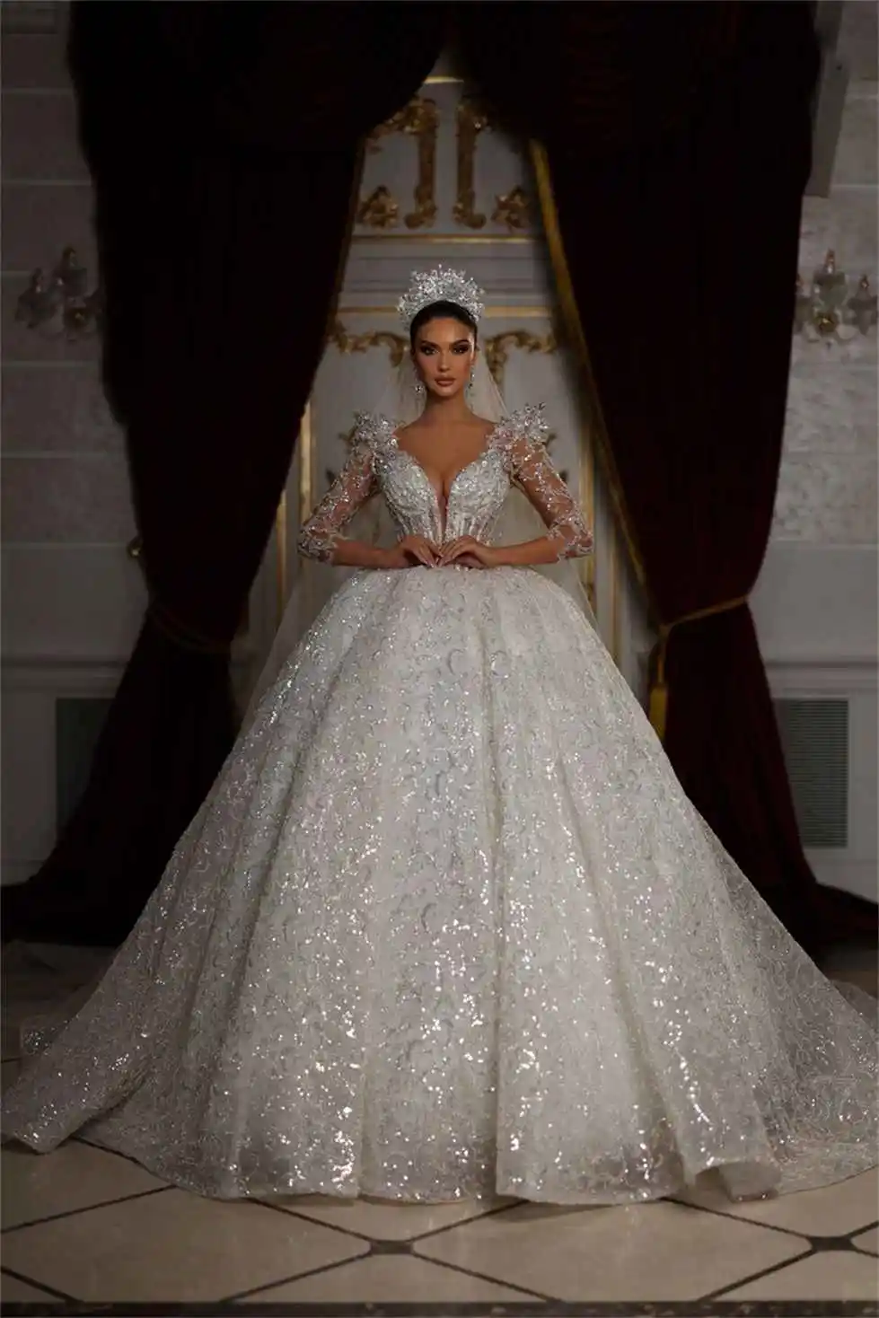 Robes de mariée à col en V profond, robe de Rh, dentelle de cristal pailletée, patients de train de balayage, quelle que soit la grande taille, couleur de taille personnalisée, nouveau