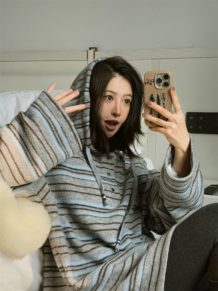 

Синяя полосатая толстовка Miu Sle с капюшоном, свободного кроя, с эффектом бархата, повседневная одежда для женщин, с длинными рукавами, стандартный крой, с узором.