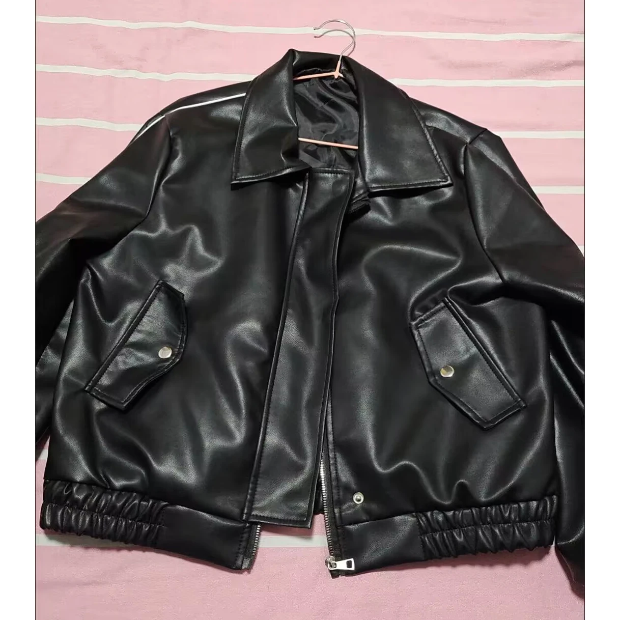 Capispalla corto da donna in pelle lavata Giacca coreana da motociclista allentata in ecopelle Cappotto da donna in pelle PU con cerniera di alta qualità