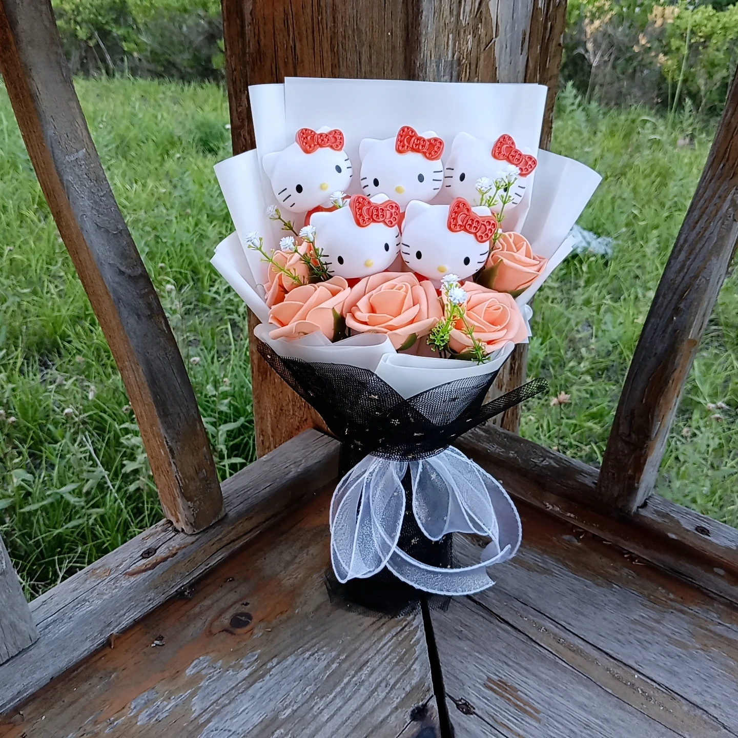 Hello Kitty Plüschstrauß mit Rose Kawaii Anime Flauschige Plüschpuppe Weihnachten Valentinstag Urlaub Geburtstagsgeschenk
