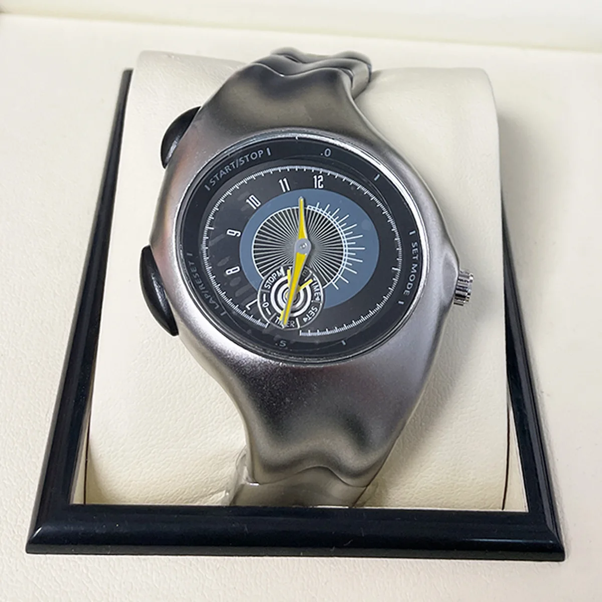 Asymmetric Y2K Vintage Watch for Men Unique Twisted Case Design Retro Futuristic Quartz Men's Watches Gothic Punk Accessories