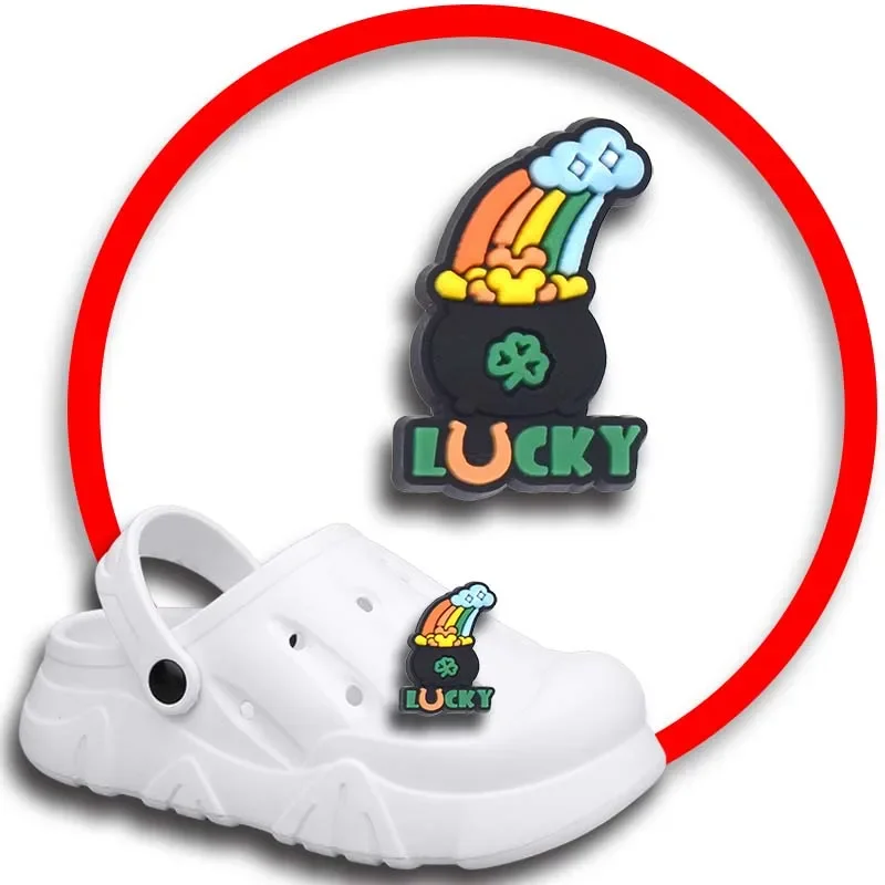 Ciondoli per scarpe quadrifoglio per sandali Crocs zoccoli da donna spille decorazioni per scarpe accessori distintivi da uomo accessori per scarpe per bambini