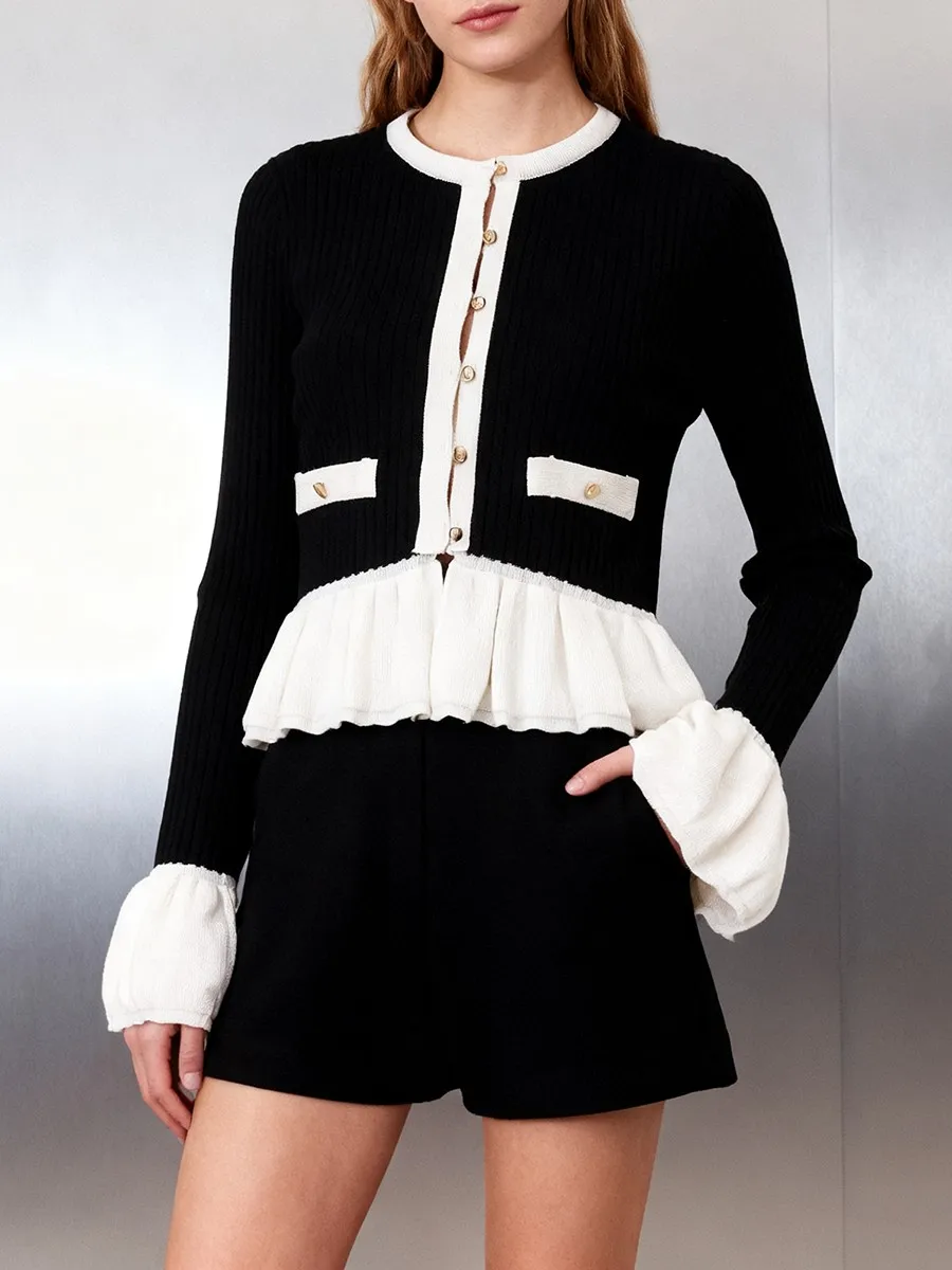 TWOTWINSTYLE Hit Color Chic Sweater for Women Round Neck Flare Sleeves Patchwork Metal Bucke Slimming Folds Hem Cardigan Female