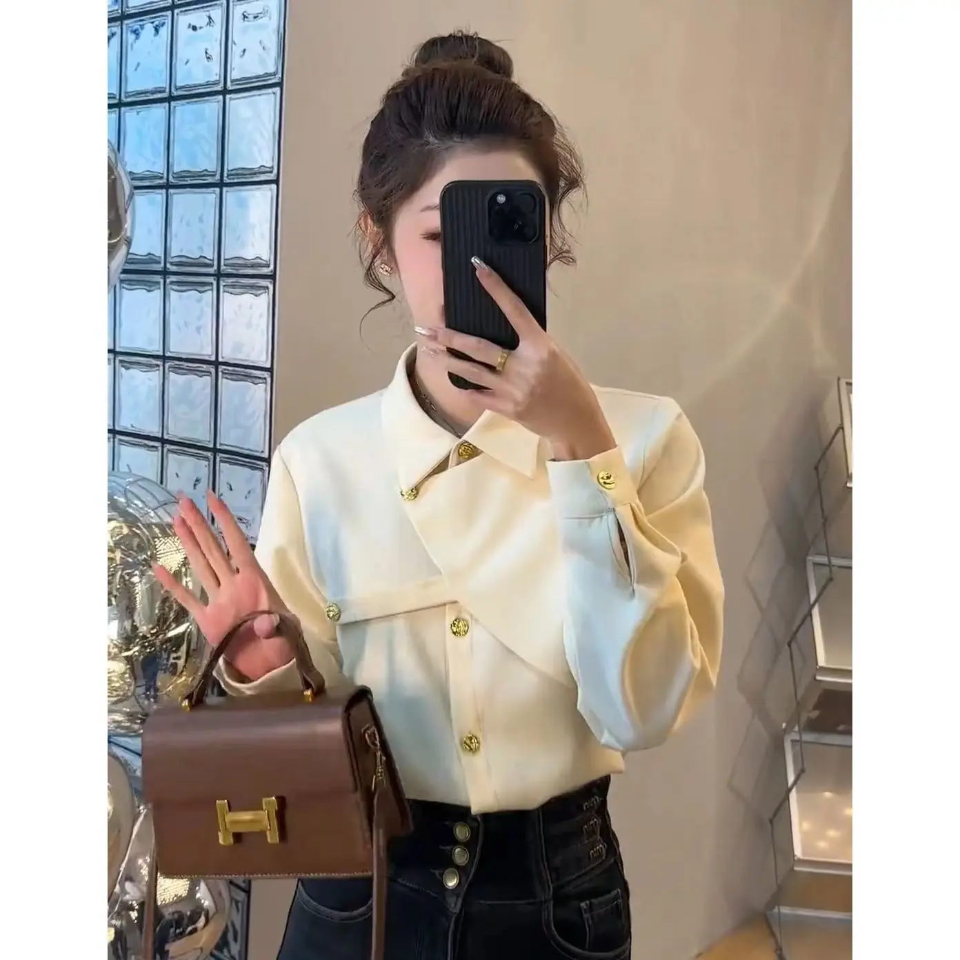 High End Design Temperament Shirt Autumn and Winter Long Sleeved New Fashionable Outerwear Shirt Short Stylish Blouses Top