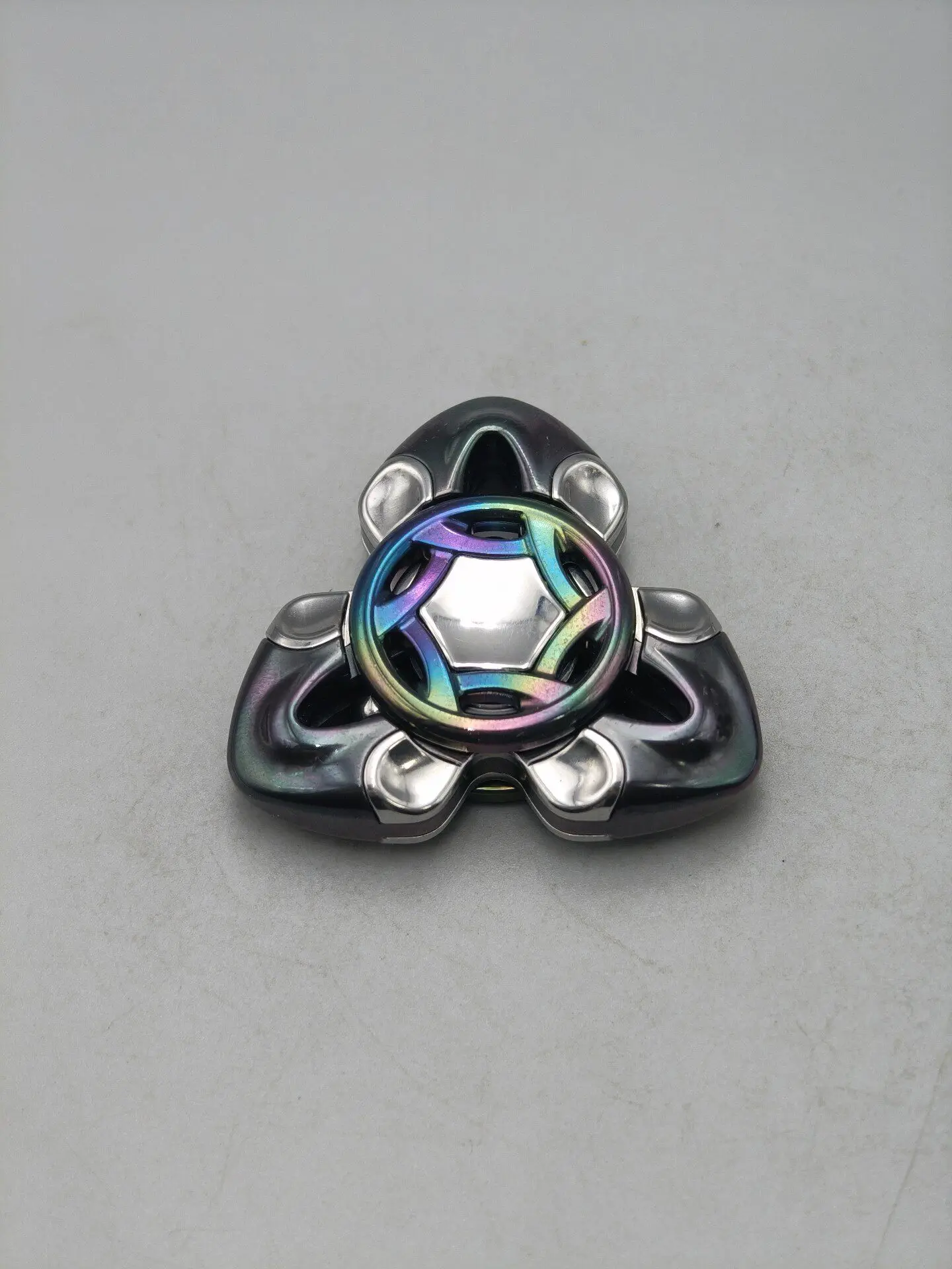 Used EDC Zirconium Colored Snake, Fingertip Gyro, Red Horse Edc Feel Gyro Edc Metal Decompression Toy