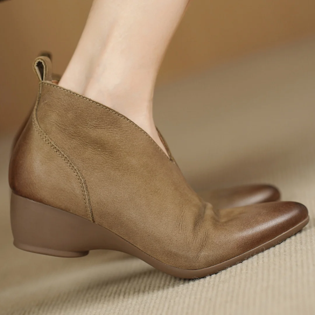 

Women's cow leather pointed toe side zip autumn ankle boots 4.5cm wedge med heel casual female short booties shoes for woman 40