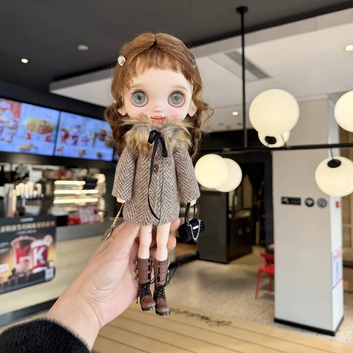 

ICY DBS Blyth Doll Clothe Accessories Winter Plush Collar Brown Tweed Jacket For 19 Joints Azone Blyth Doll Fashion Dress Up