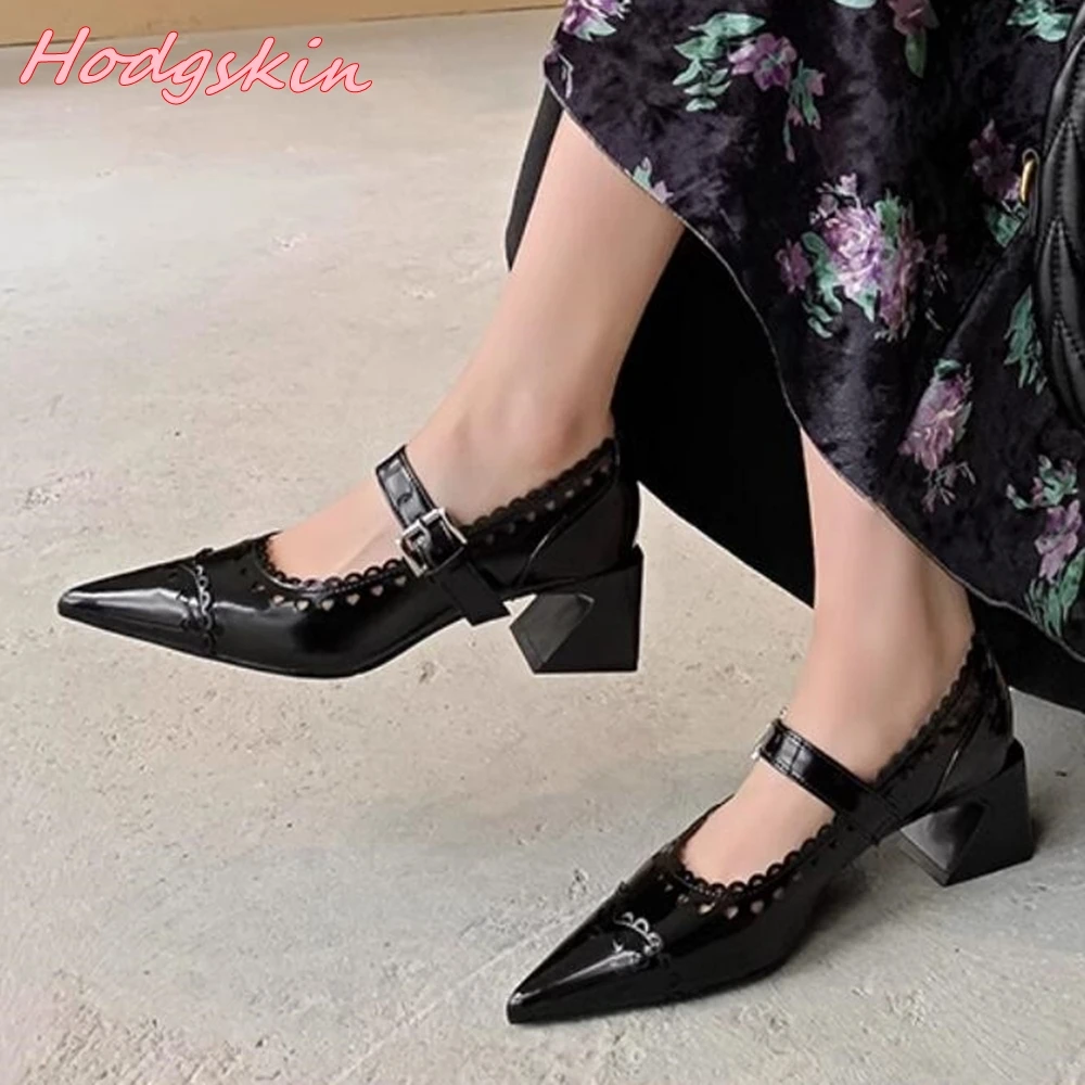 Zapatos de tacón grueso con encaje hueco para mujer, calzado clásico de punta estrecha con hebilla de Metal que combina con todo, gran oferta, 2024