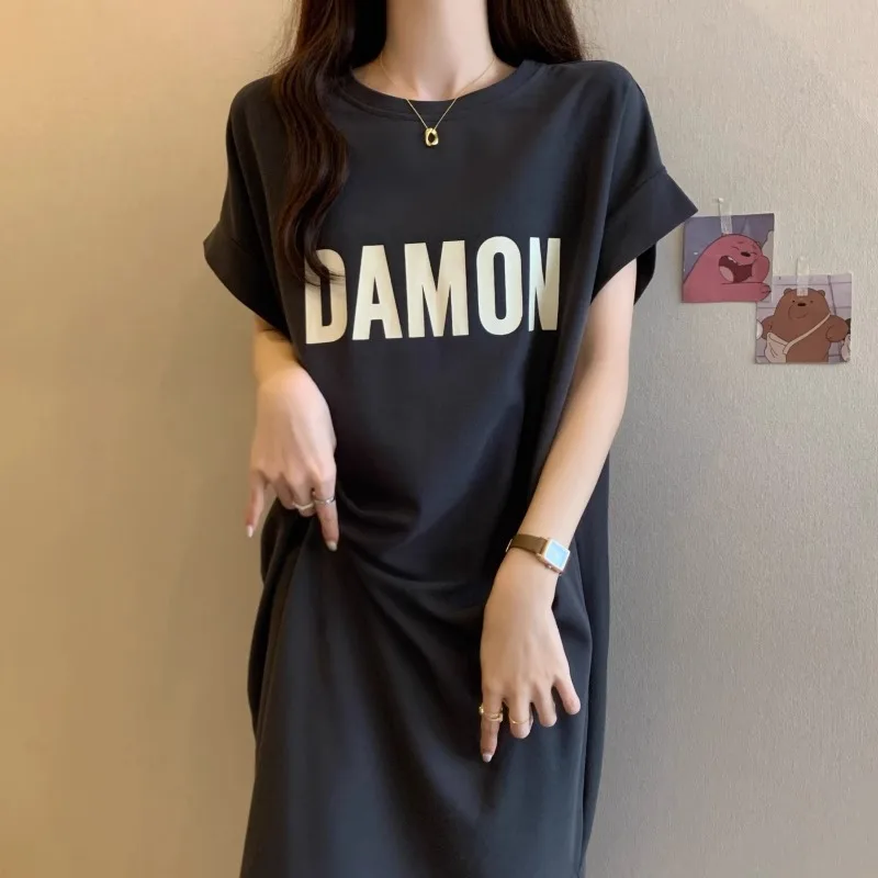 Sommer Kurzarm T-Shirt Kleid Frauen Lose Abnehmen Große Brief Drucken Casual Mid-Länge Über-Knie Fliegen hülse Kleid Trendy
