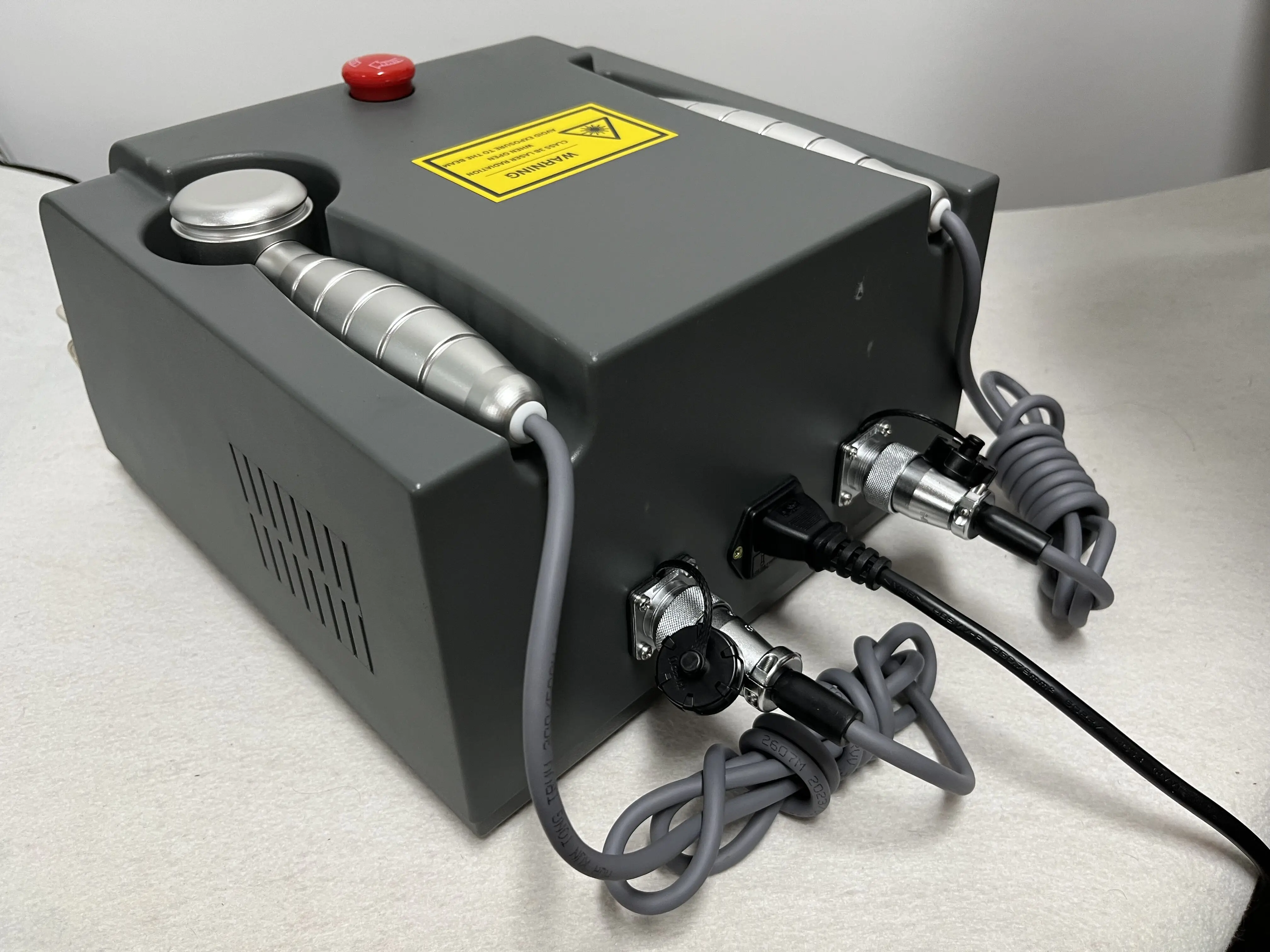 

16 in 1 LLLT Device: 1055mW 11*650nm & 5*808nm Laser for Comprehensive Pain Relief and Healing