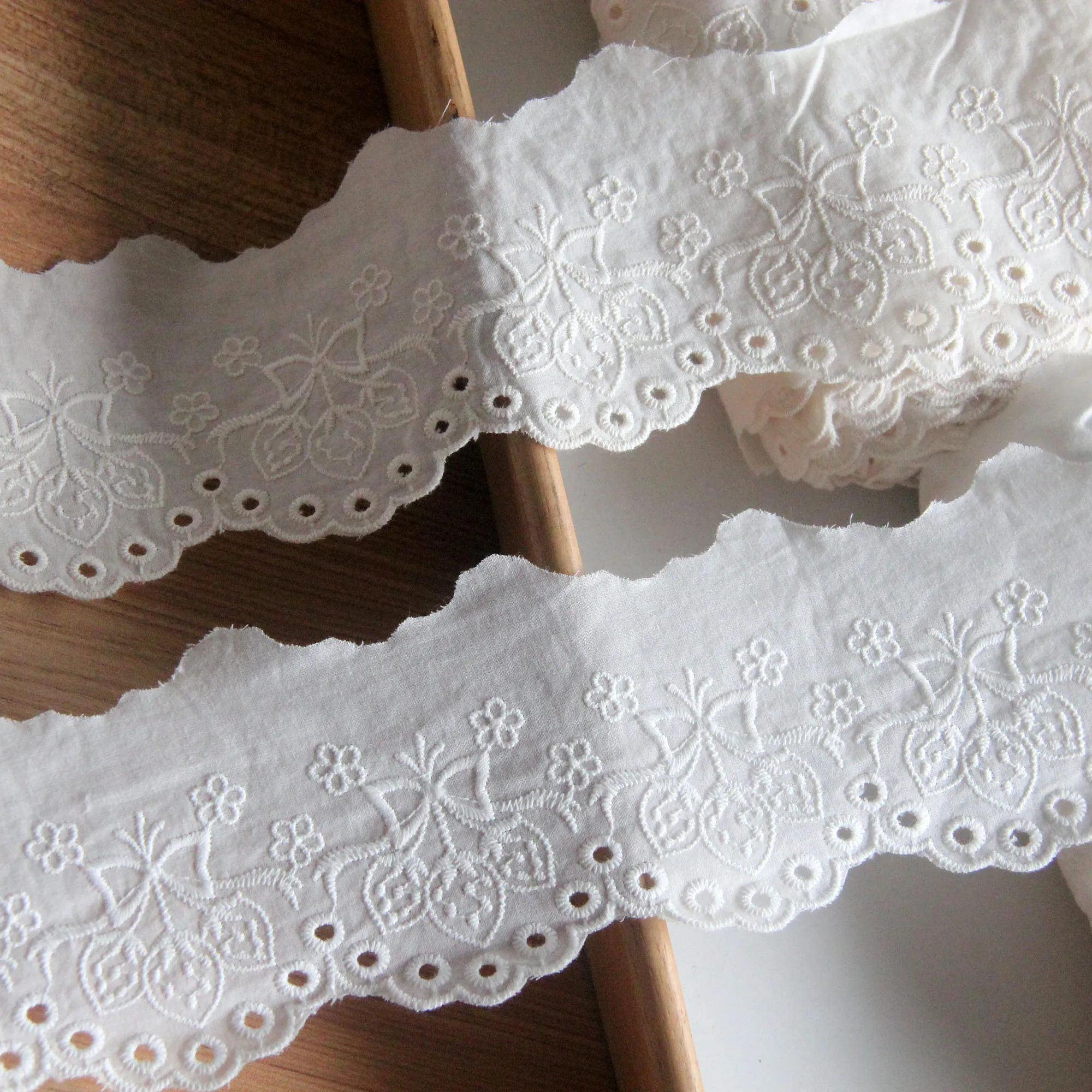 Cotton Embroidered Lace Bow Small Strawberry Flower Skirt Decoration Clothing DIY Accessories 7.5cm Wide