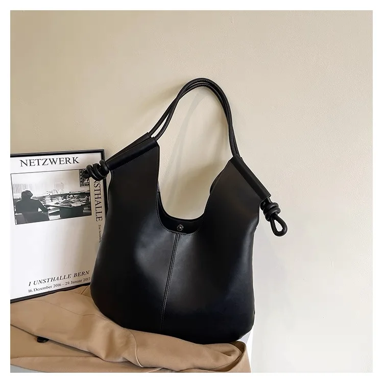 

Womens Black Handbag Minimalist Casual Tote Bag Large-capacity Commuting Shoulder Armpit Large Handbag Designer Business Clutch
