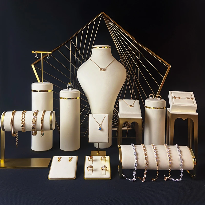 

Custom. Jinsky Luxury Jewelry Store Showcase Exhibitor Display Set Bust Necklace Pendant Rack Metal Jewelry Display Set Stand