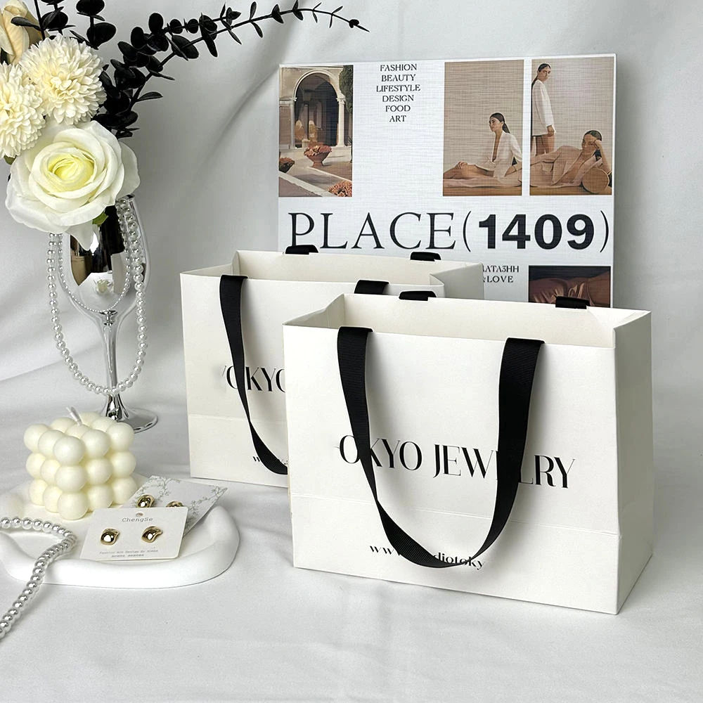

Personalized Logo Paper Shopping Tote Bag Black Ribbon Gift Packaging Bags Jewelry Makeup Daily Use Carry Boutique Handle Pouch