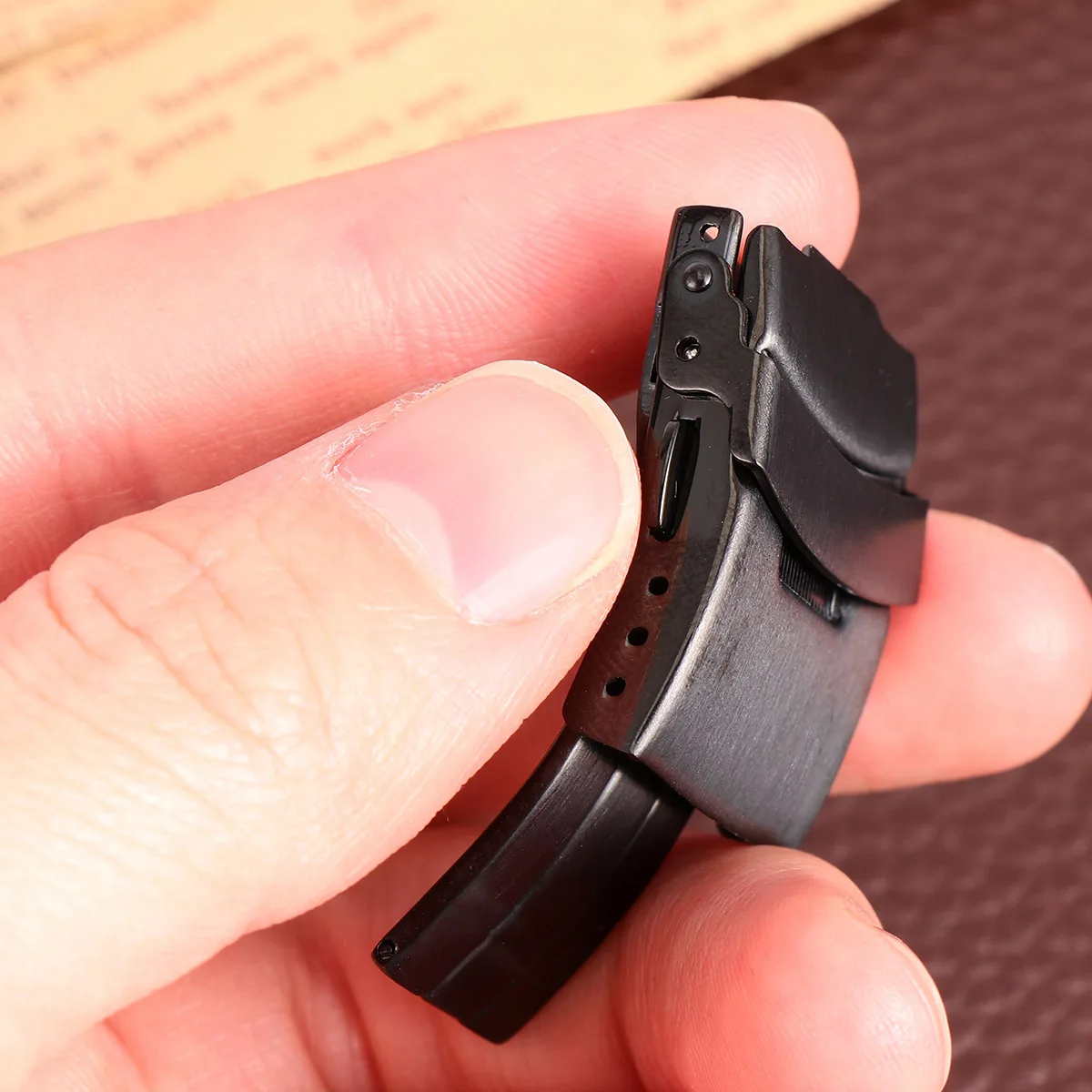 

1Pcs Stainless Steel Watch Band Clasp 22mm Solid Buckle Durable Luxury Watchband Buckle for Steel Strap Black Watchband Clasp