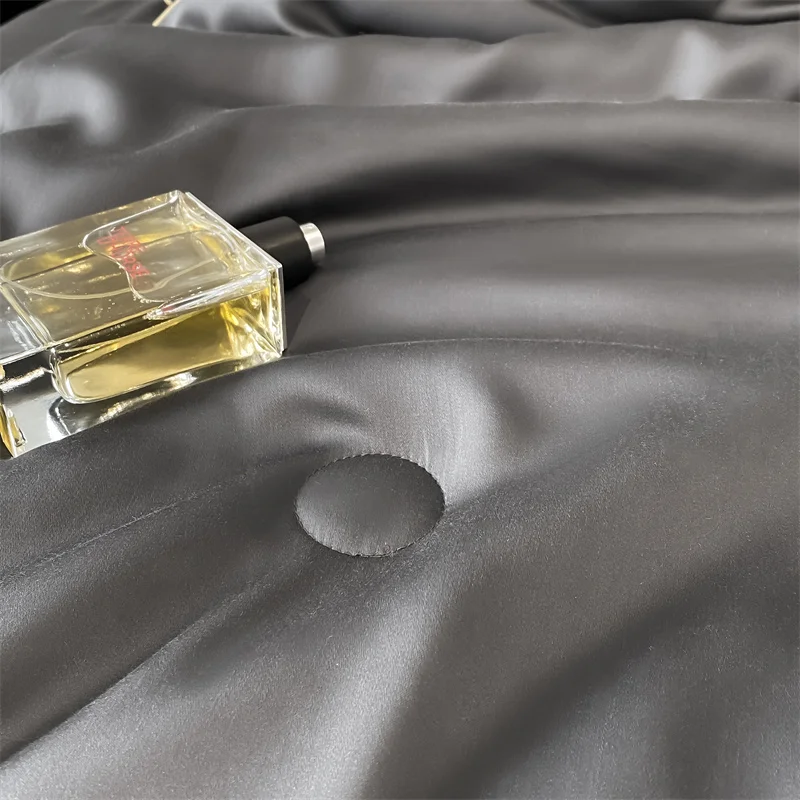 New Embroidery Summer Cool Quilt Silky Breathable Queen Quilts Cooling Comforter Bedding Set Ice Rayon Blanket Textile Supplies