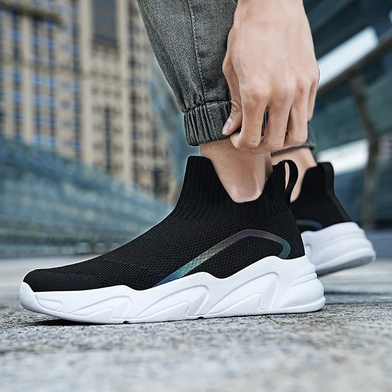 

Мужские кроссовки на мягкой подошве. Удобный отскок, противоскользящие, амортизирующие, эластичная тканевая сетка и дышащая поверхность.