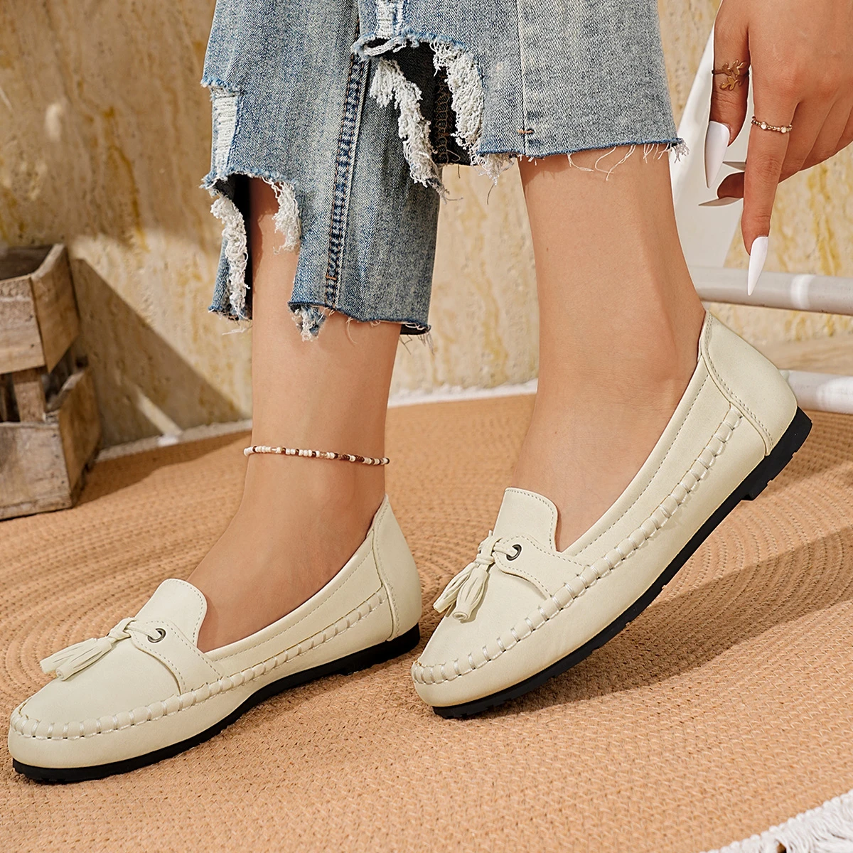 Damen-Loafer mit Quasten, runde Zehenpartie, Slip-On, flache Schuhe, Wildleder-Optik, weiche Sohle, lässige Damen-Mokassins für den Alltag. – Detail 4