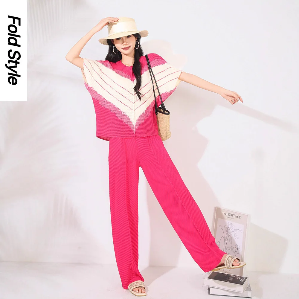 

Miyake Fish Scale Pleated Casual Suit Women's Spring and New V-neck Bat Sleeve Top High-waisted Straight Trousers Two-piece Set
