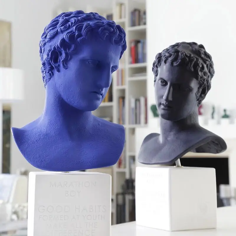 

Greek marathon boy resin art sculpture Nordic light luxury home decor high-end home furnishings