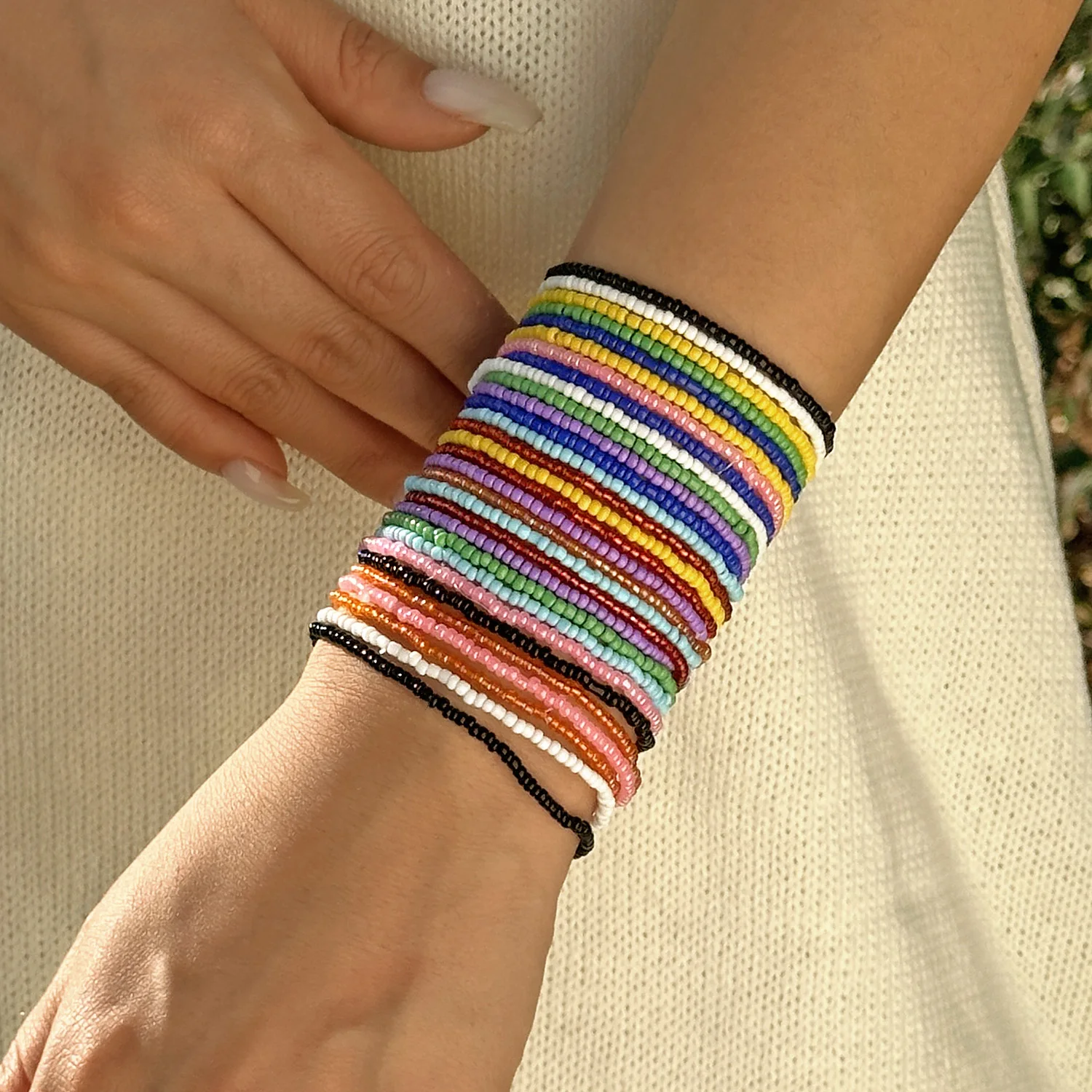 Böhmisches Perlenarmband-Set für Frauen, bunt, dehnbar, Reisperlen, Kettenarmreif, stapelbarer Schmuck, Sommer- und Strandgeschenk – Detail 10