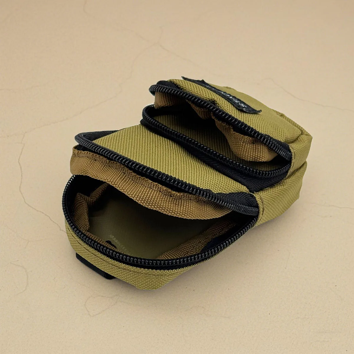 Mini borsa piccola per riporre gli auricolari wireless universali a doppia tasca in tessuto impermeabile portatile, una confezione