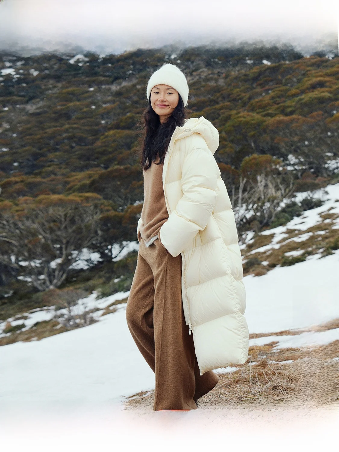 

Czech White Goose down Long Parka Outerwear Fashionable Winter Coat Commute Style High down Fill Power Outdoor Jacket