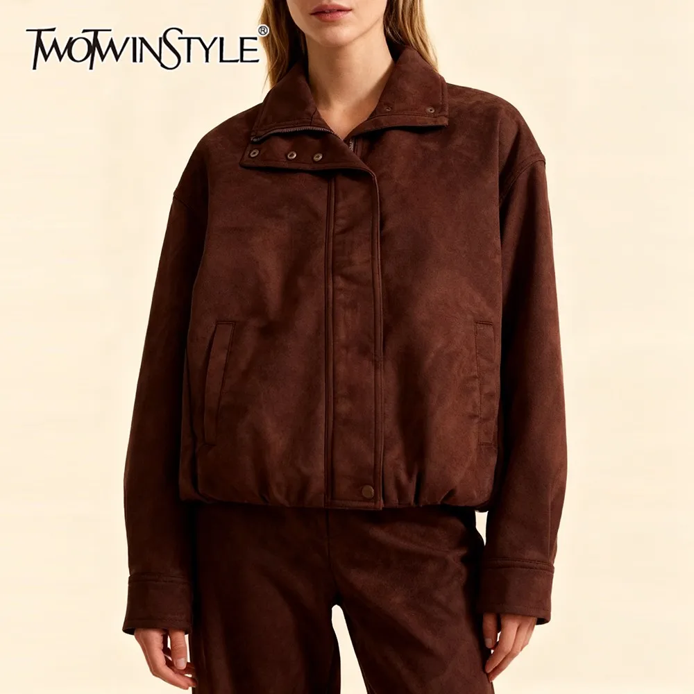

TWOTWINSTYLE коричневое женское пальто в стиле майяра с лацканами и длинными рукавами в стиле пэчворк на пуговицах, свободная замшевая куртка в стиле ретро, женская осенняя новинка