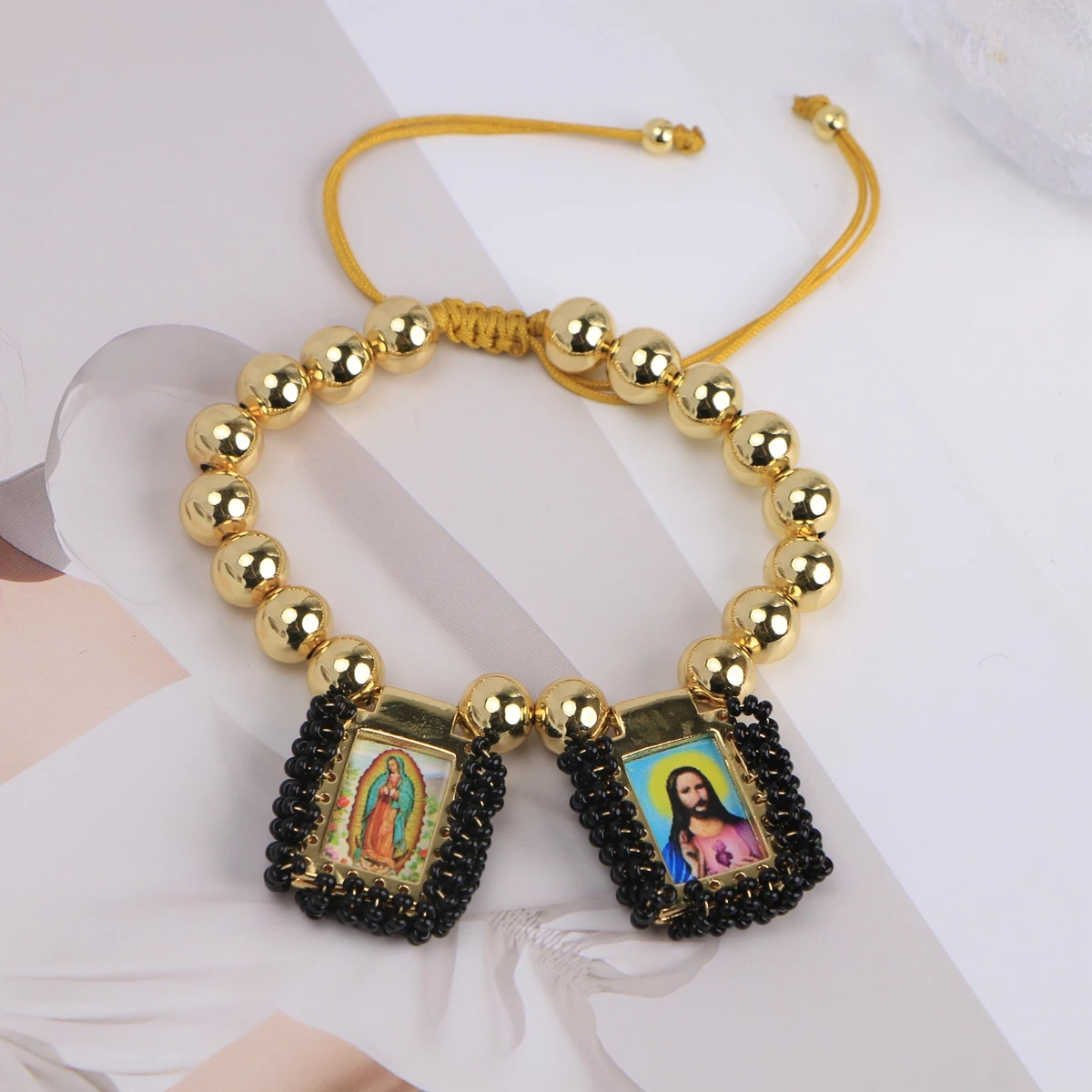 أساور دينية مطلية بالذهب عيار 18 قيراطًا مريم العذراء مطرزة هدية كاثوليكية قابلة للتعديل