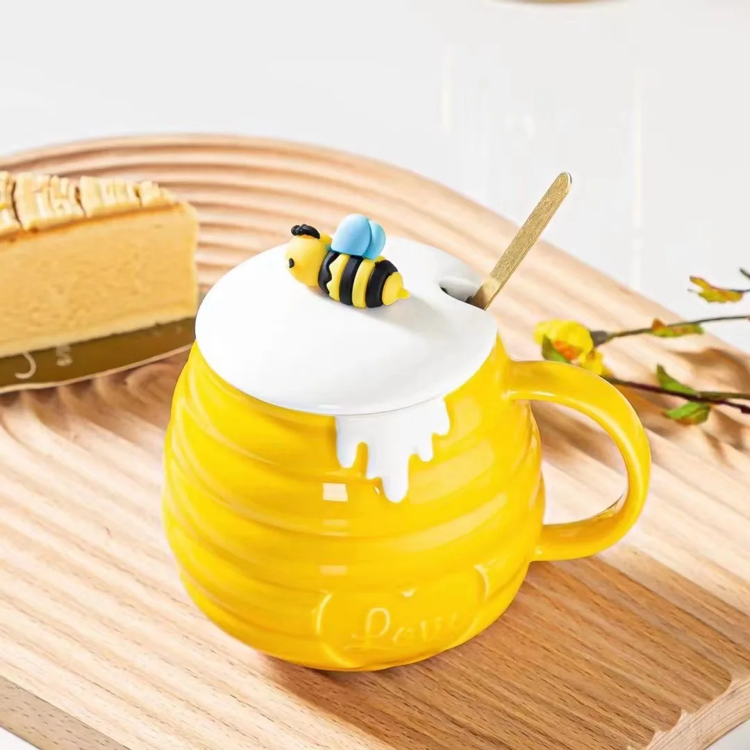 Creative Bee Milk Mug With Spoon Lid Ceramic Coffee Cup Set Christmas Cups of Coffee Cup to Go Drinkware Mug for Tea Couple Gift