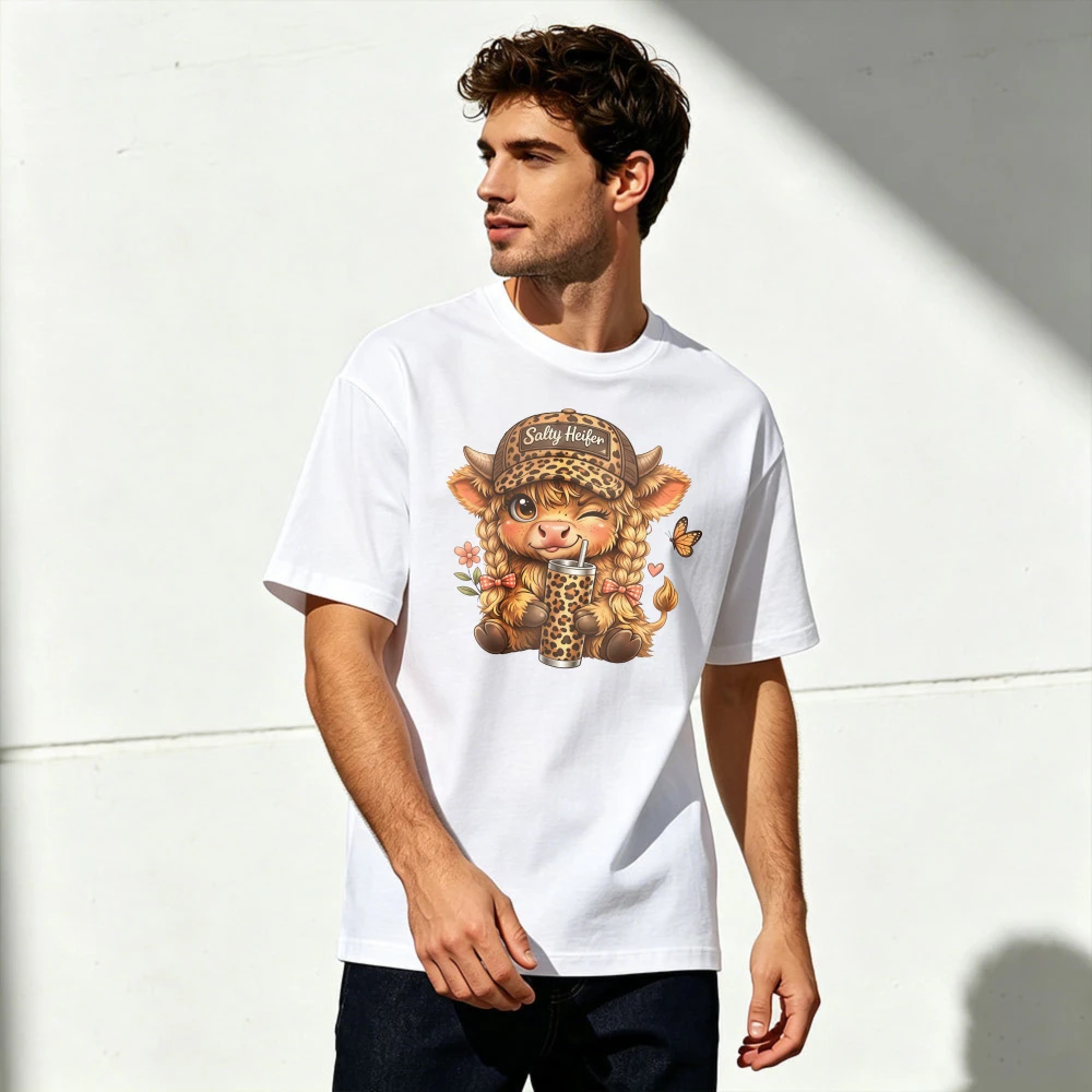 Salty Heifer Leopard Print Highland Cow Drink Butterfly Herren-T-Shirt aus Baumwolle, süßes Kuh-Cartoon-T-Shirt, trendiges Street-Casual-Alltags-Top