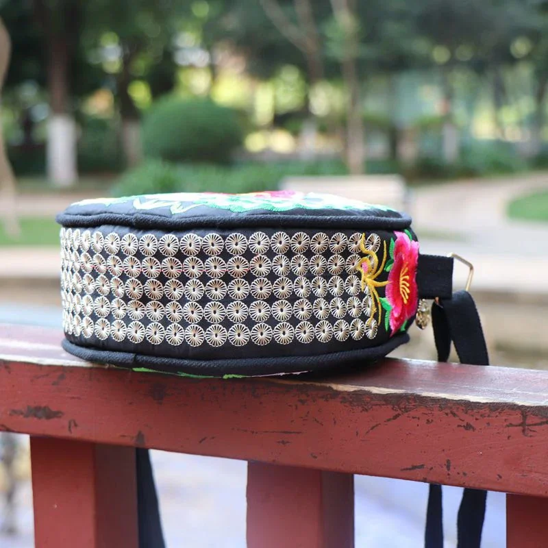 Vintage kobiety mały okrągła torebka torba w stylu Vintage posłaniec hipis etniczna torba na ramię haft Boho torba Crossbody 2023