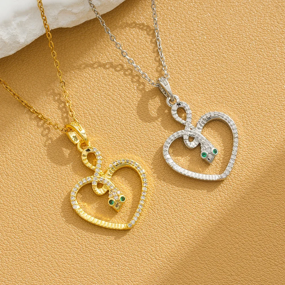 

The best-selling mini set Zircon heart snake necklace, a simple yet versatile accessory