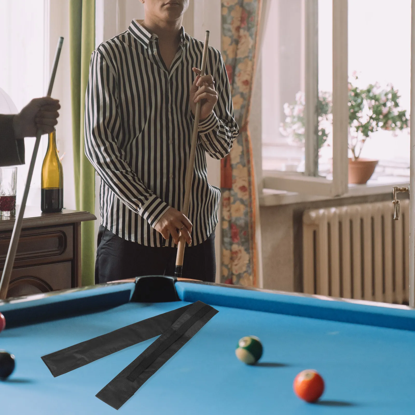 

Heavy-Duty Reusable Billiard Cue Organizer Nylon Pool Stick Pouch Smooth Fit Cushioned Interior Adjustable Carry Strap for Cue