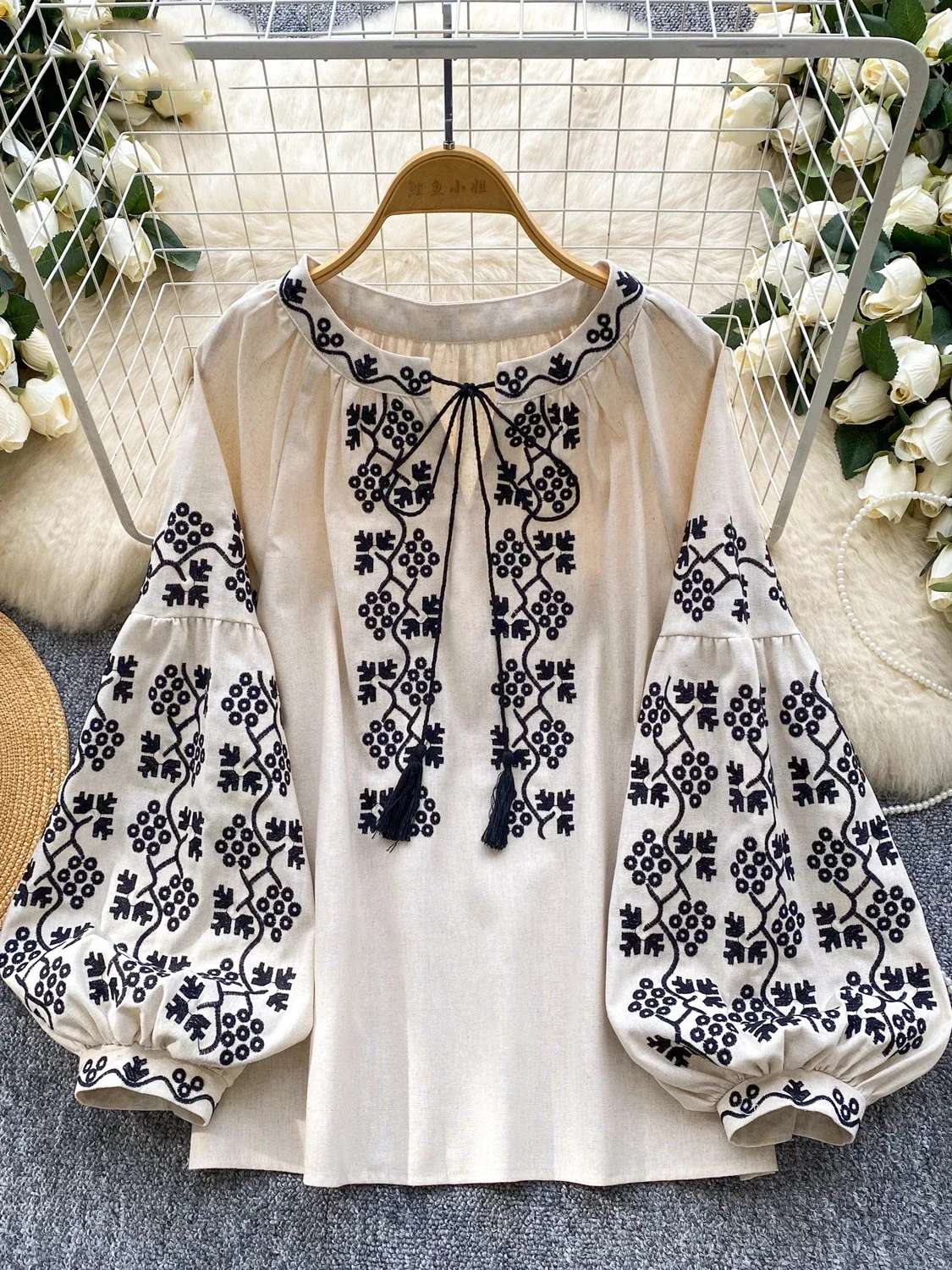 

Age Reduction Western Vintage Heavy Crop Top Lace Up O Neck Embroidery Lantern Shirt Europe Loose Casual All-match Mujer