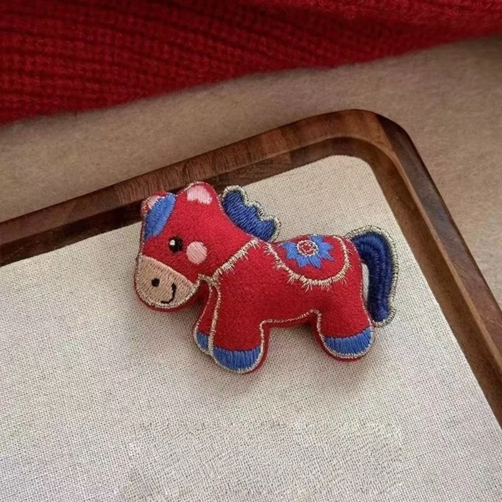 Fashion Retro Red Horse Brooch Pin Multi-Functional Handmade Embroidery Decoration Pin Brooch Jewelry Gifts