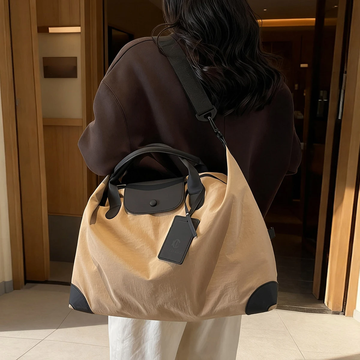 

Short-Distance Travel Bag, Women's Sports and Fitness Bag, Business Trip Travel Cross-Body Lightweight Luggage Bag, Large-Capacity Swimming Tote Bag