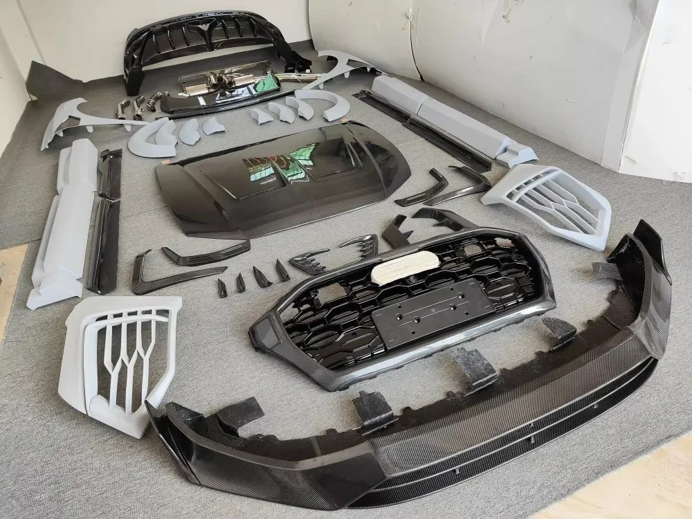 For Q8 Plus, RS Q8 Carbon Fiber Front and Rear Bumpers, Side Skirts, Engine Hood, Mudguards, M-shaped Grille Grid Body Kit