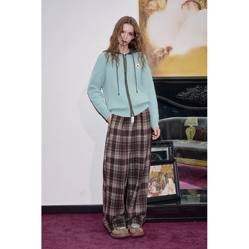 ELFSACK 2025 Winter New Arrivals Contrast Color Hooded and Zip Front Knit Jacket For Woman