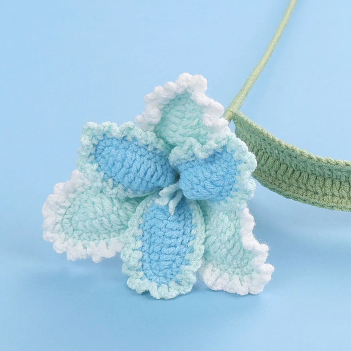 Gehäkelter Papageien-Tulpen-Blumenstrauß aus handgemachtem Garn, kreative gestrickte Kunstblume, Raumdekoration, schönes Hochzeitsgeschenk – Detail 3