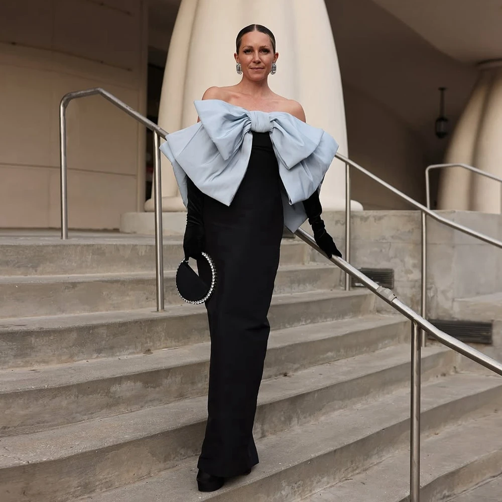 فساتين سهرة طويلة بفيونكة من الساتان بدون قفازات مثيرة بدون حمالات من قماش التفتا رداء حفلات رسمي فريد من نوعه من الساتان للمشاهير للحفلات الراقصة #1