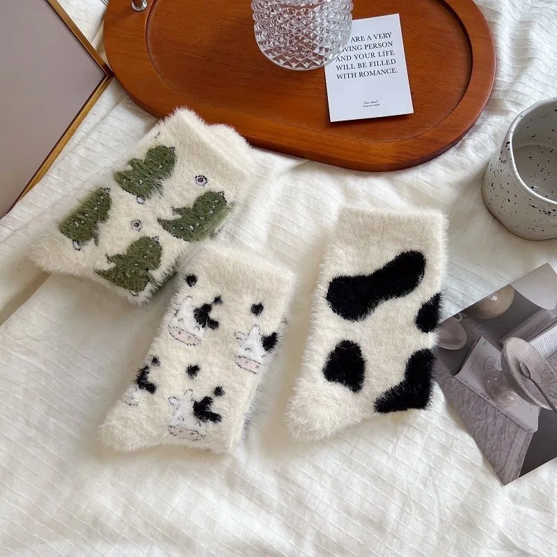 3/6 Paar Winter-Socken für Damen, niedliche Cartoon-Kuh-Socken aus Nerzvelours, weiche, mittelhohe Socken, flauschige, thermische, weiche Dinosaurier-Socken – Detail 5