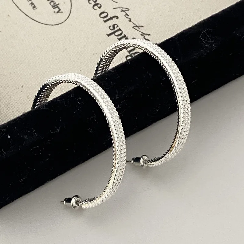 

2025 New Chain Ring Earrings Silver Luxury Classic Cshaped Simple Shining Women Earrings Birthday Party Wedding Jewelry Gift