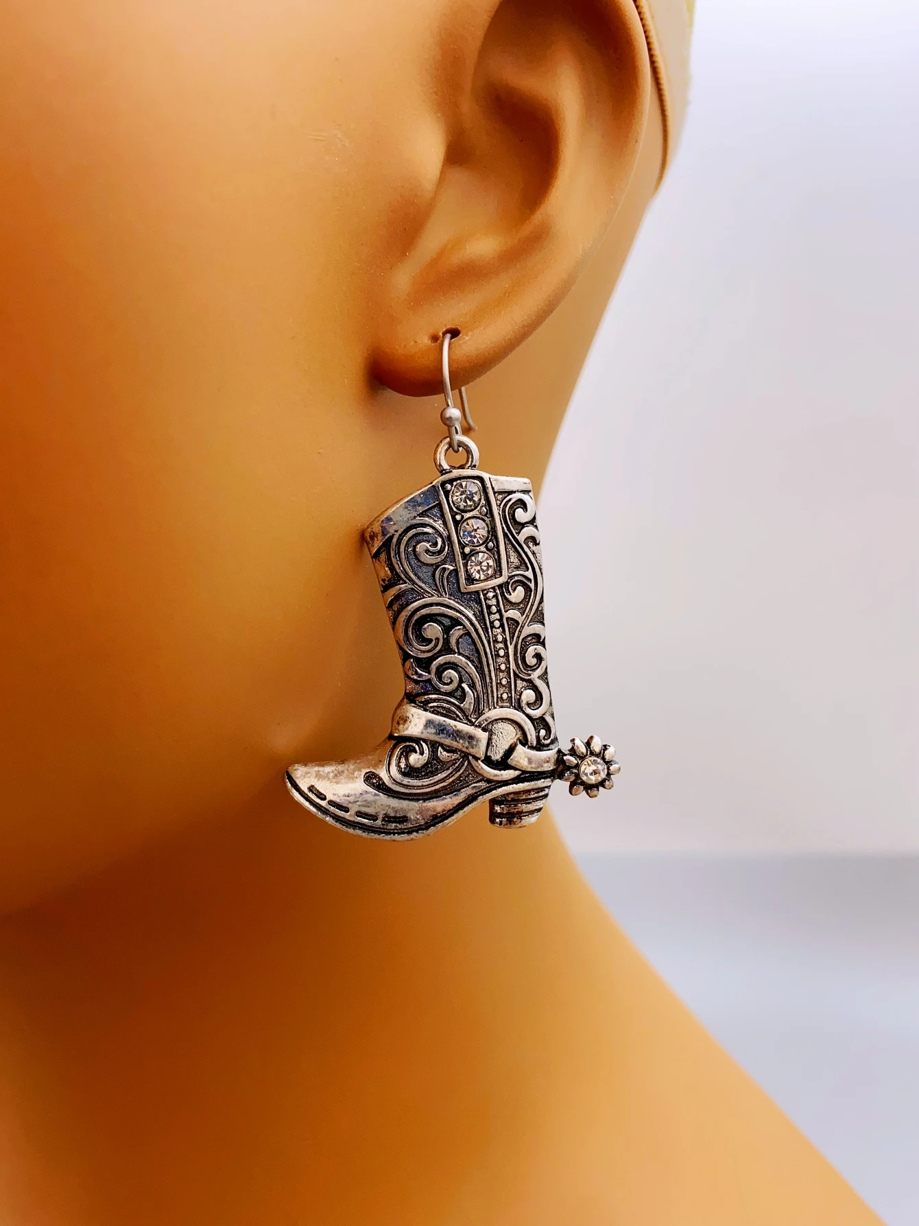 Retro Silver Western Cowboy Boot Earrings for Ladies Vintage Western Cowboy Boots Earrings earrings for women