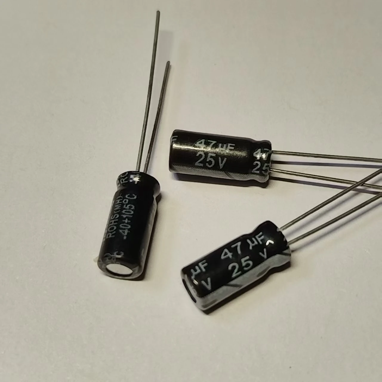 

20PCS Aluminum Electrolytic Capacitors 25V47UF 5X7 5X11 High Quality In Stock